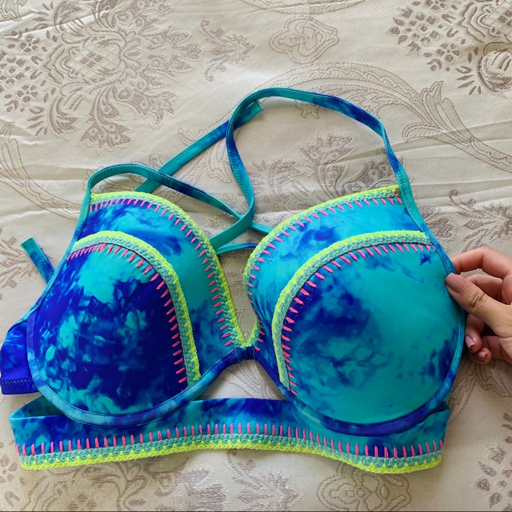 Padded swimsuit top! Size 34 DD